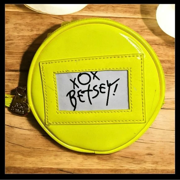 Betsey Johnson Wristlet ~ Round ~ Yellow ~ 3D Flower Applique ~ Pink Orange - Picture 9 of 11